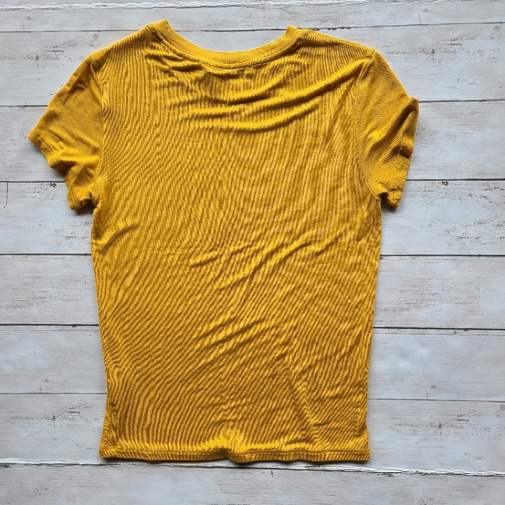 Yellow Tee‎ - Picture 3 of 3